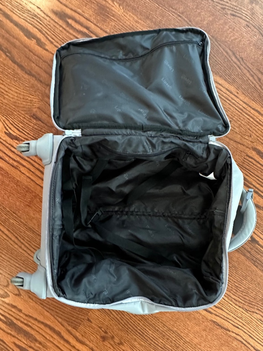 Lipault Plume original carry-on spinner suitcase, color: grey - Picture 3 of 3